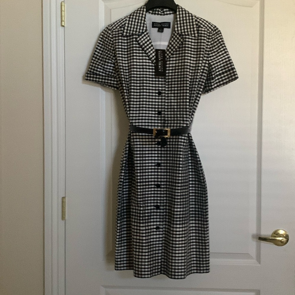Size 6 Ellen Tracy black and white silk
Dress with black belt